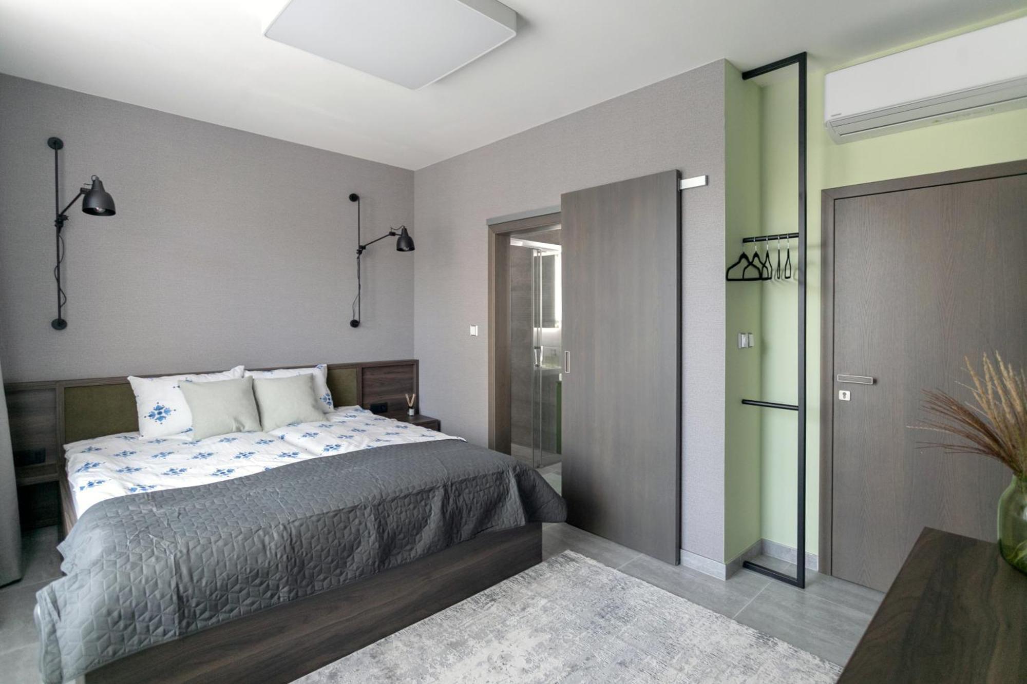 Luong Europe Apartments Прага Екстер'єр фото